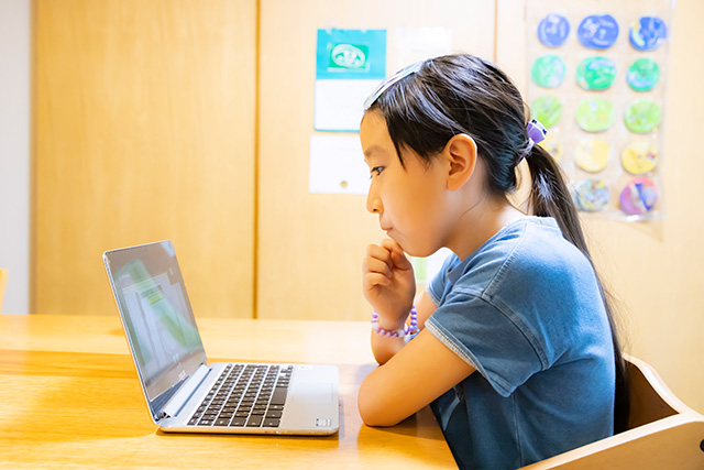 お子さん勉強風景